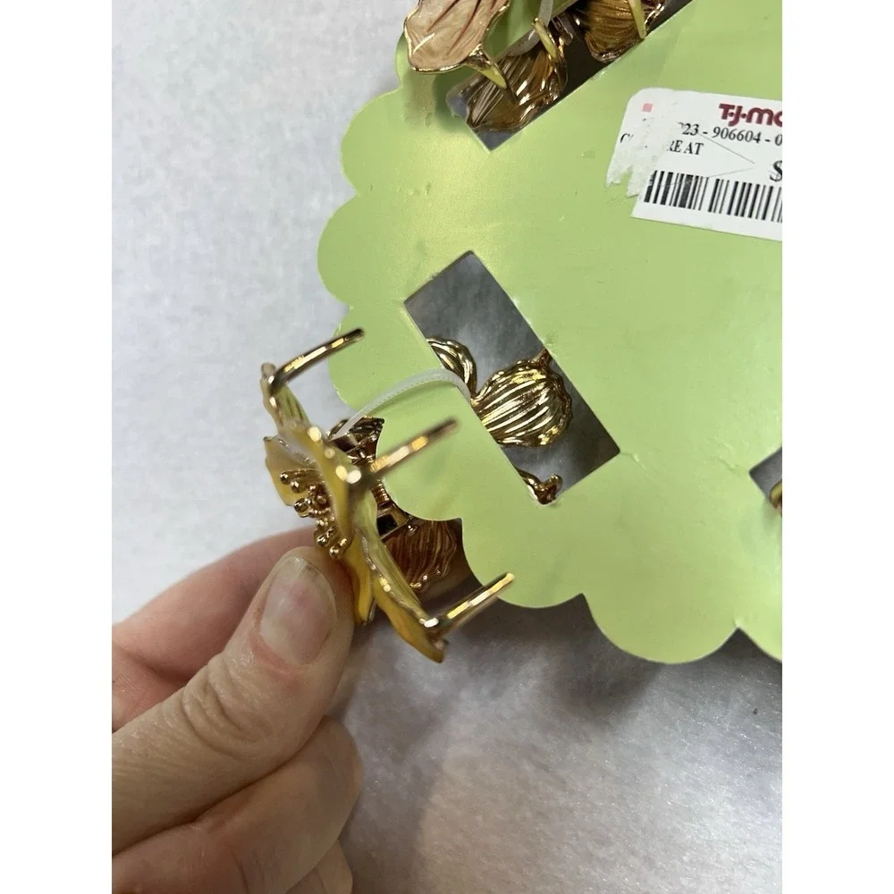 Natasha Enamel Flower Claw Hair Clips NWT 4 Pack